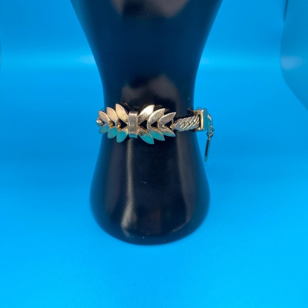 Vintage Monet Leaf Bracelet Gold Tone Rope Chain Adjustable 7"